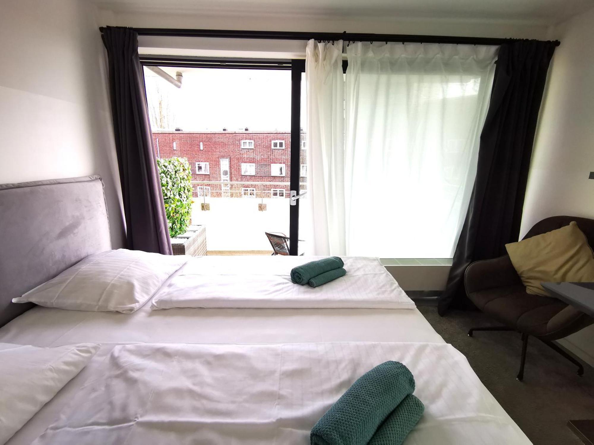 Hh 03 By Rockchair - Superhost Status - Modernes Apartment Mit Sonnigem Balkon & Premium Boxspringbetten In Winterhude - Hamburg Top Geheimtipp Kültér fotó